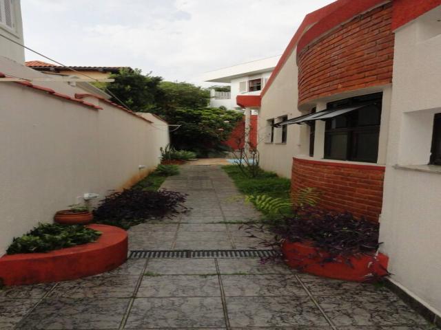 #101 - Casa em condomínio para Locação em Santana de Parnaíba - SP - 2