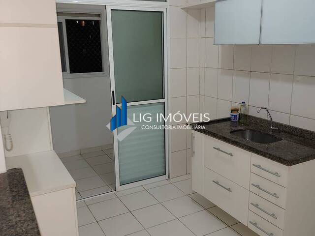 Venda em Jardim Tupanci - Barueri