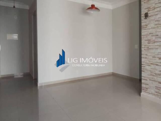 #711 - Casa para Locação em Barueri - SP